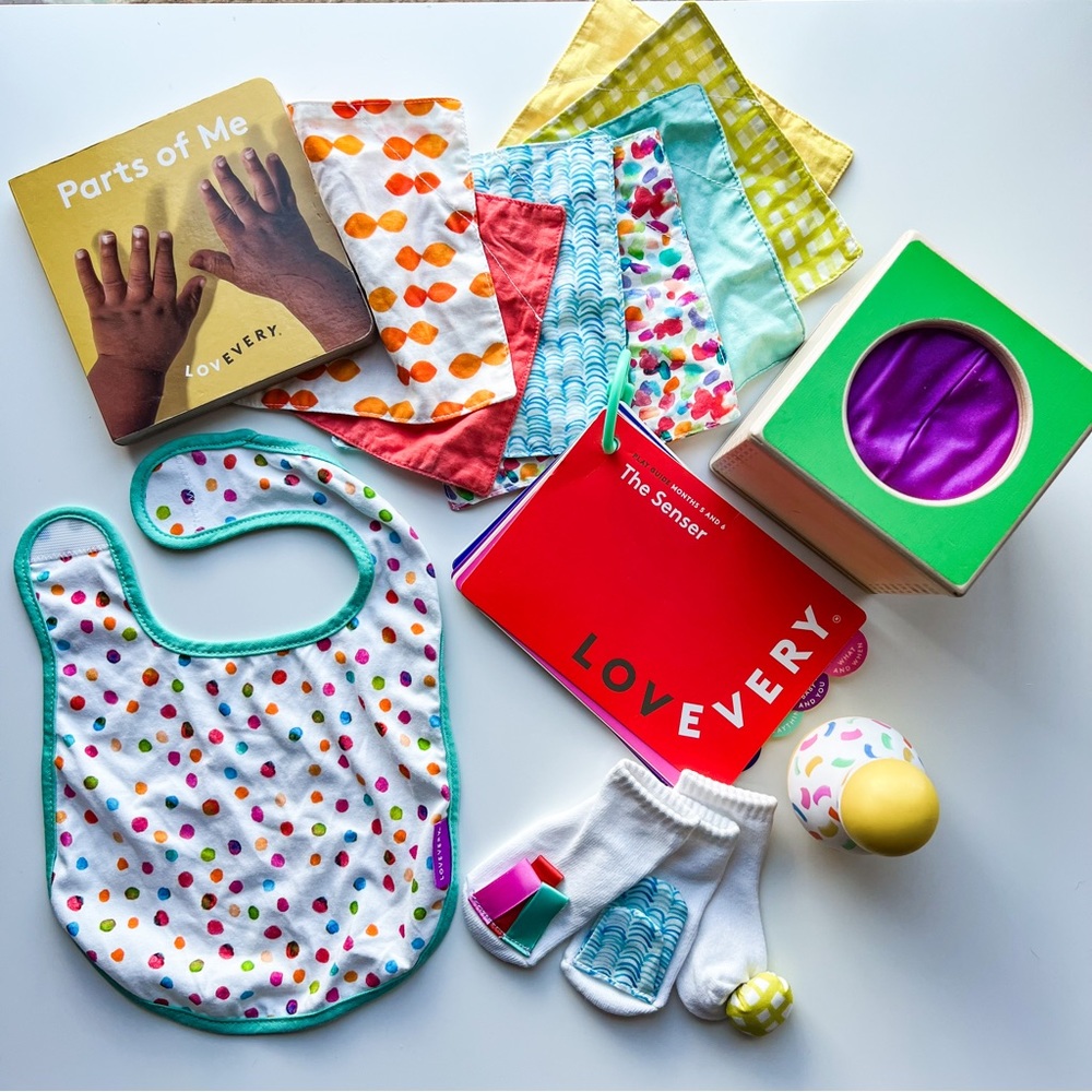 Lovevery Play Kit - The Senser Months 5 & 6 (NO Montessori Ball and spoon)